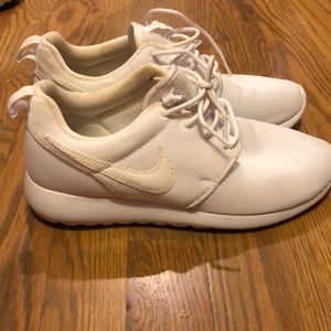 Nike Rosche White